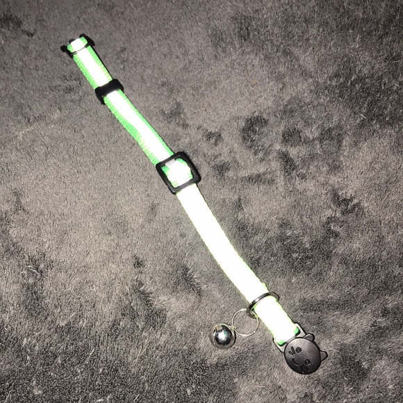 Bemix pets breakaway reflective Green collar with bell New - Picture 3 of 4